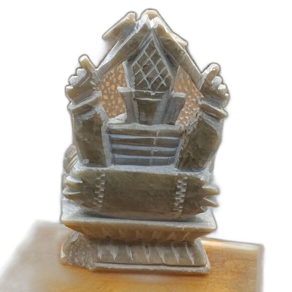 Olive green Soapstone hand carved Ganesh figure Chip on Base & Tusk 3"X2.3"X4.6" - Picture 3 of 7